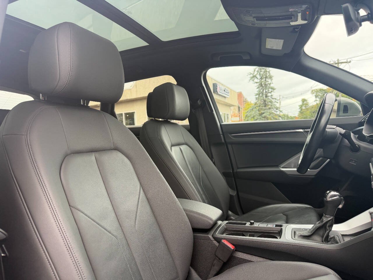 Used 2020 Audi Q3 2.0T Premium Plus w/ Premium Plus Package AWD/4WD image 29