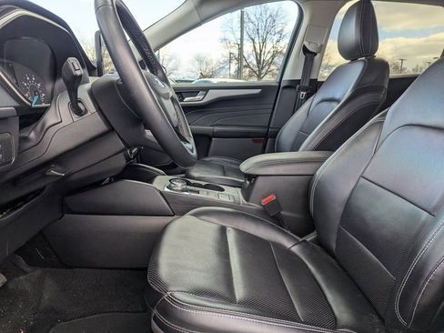 Used 2022 Ford Escape SEL image 25