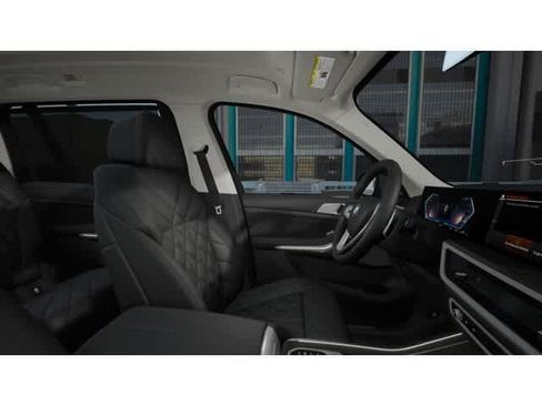 Used 2026 BMW X7 xDrive40i AWD/4WD image 9