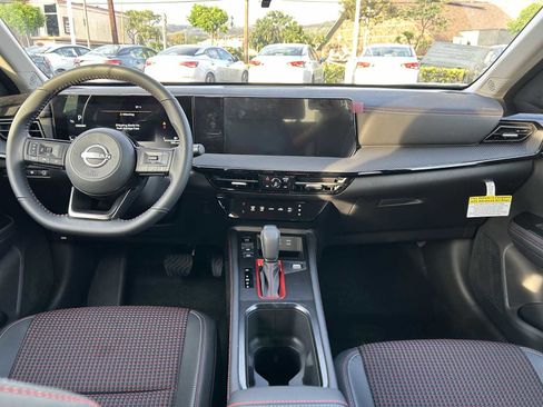 New 2026 Nissan Kicks SR image 9