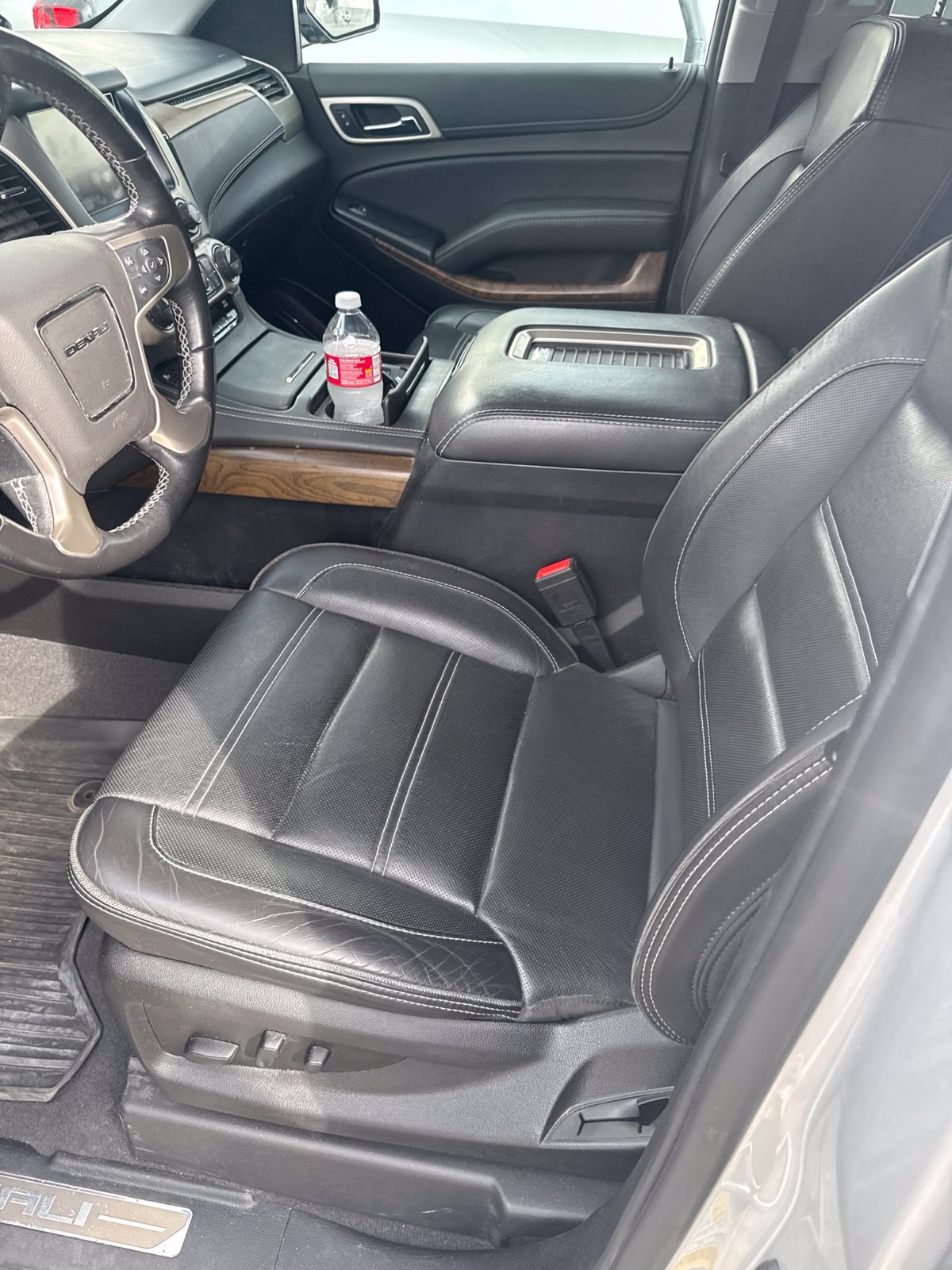 Used 2020 GMC Yukon Denali AWD/4WD image 3