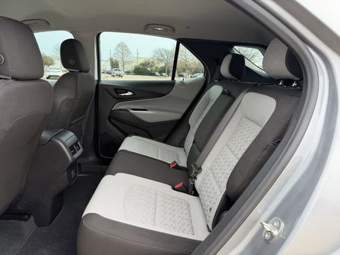 Used 2023 Chevrolet Equinox LS image 25