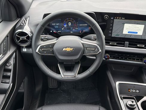 New 2026 Chevrolet Equinox LT w/ Convenience Package II AWD/4WD image 11