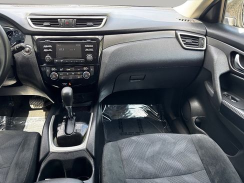 Used 2016 Nissan Rogue SV image 21