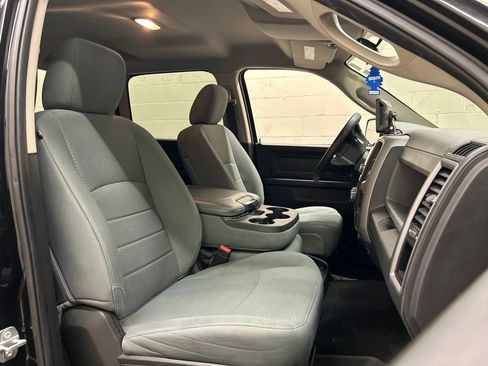 Used 2017 RAM 1500 Express AWD/4WD image 10