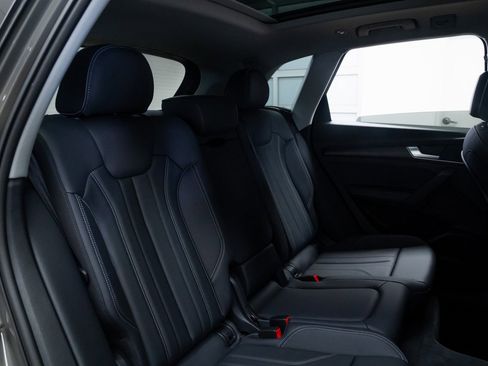 Used 2025 Audi Q5 e Premium Plus image 23