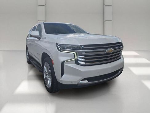 Used 2022 Chevrolet Tahoe High Country RWD image 3