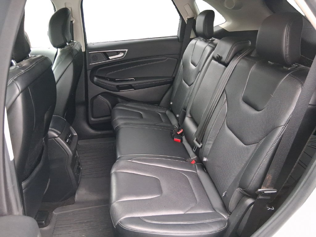 Used 2019 Ford Edge Titanium w/ Equipment Group 301A AWD/4WD image 29
