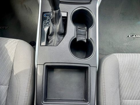 Used 2017 Toyota Camry LE image 25