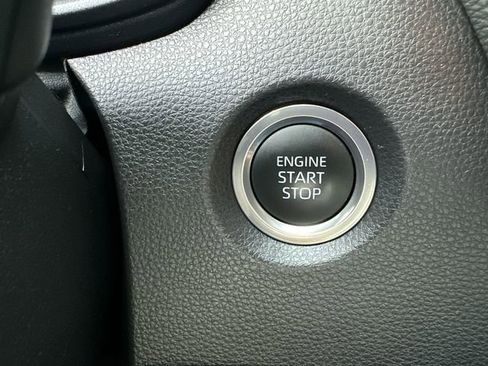 Certified 2025 Toyota Corolla SE w/ Convenience Package image 34