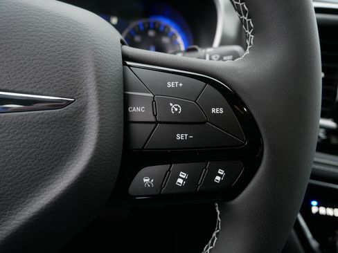 New 2026 Chrysler Pacifica Select w/ S Appearance Package image 11