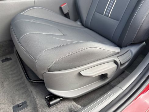 Certified 2025 Hyundai Elantra Sport image 12