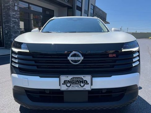 Used 2025 Nissan Kicks SR image 11