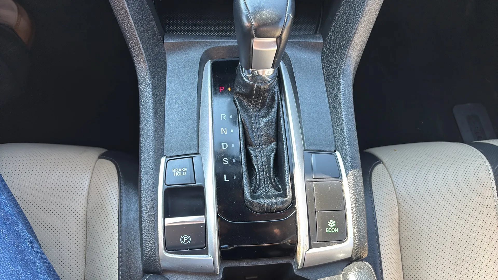 Used 2017 Honda Civic EX-L image 30