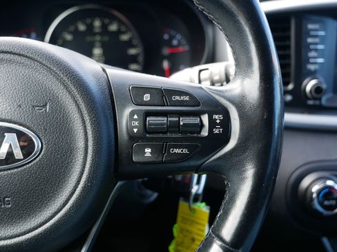 Used 2017 Kia Sorento LX w/ LX Convenience Package image 30