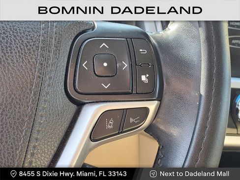 Used 2018 Toyota Highlander Plus image 19