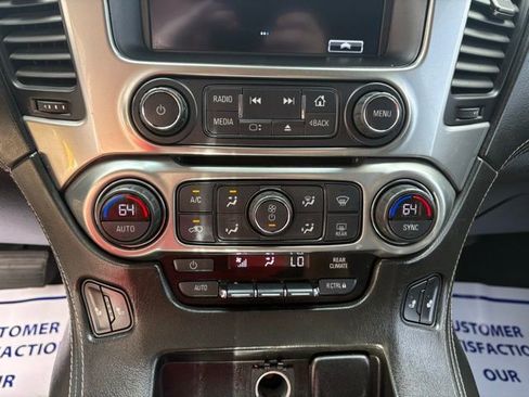 Used 2018 Chevrolet Suburban LT RWD image 21