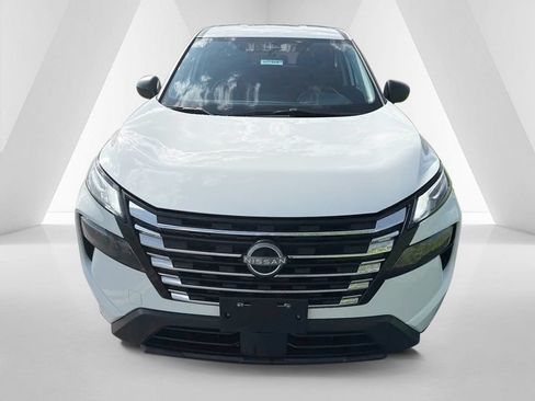 Used 2024 Nissan Rogue S FWD image 2