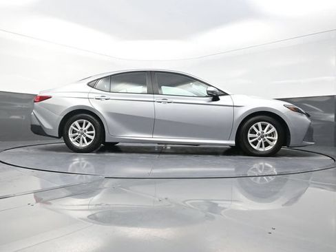 Used 2025 Toyota Camry LE FWD image 37
