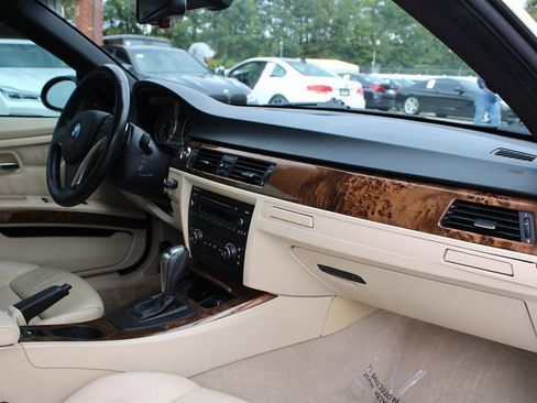 Used 2008 BMW 335i Convertible image 22