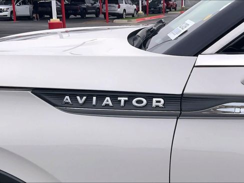 Used 2021 Lincoln Aviator 2WD image 10