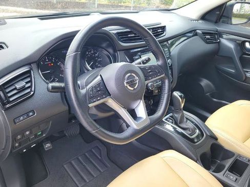 Certified 2022 Nissan Rogue Sport SV FWD image 21