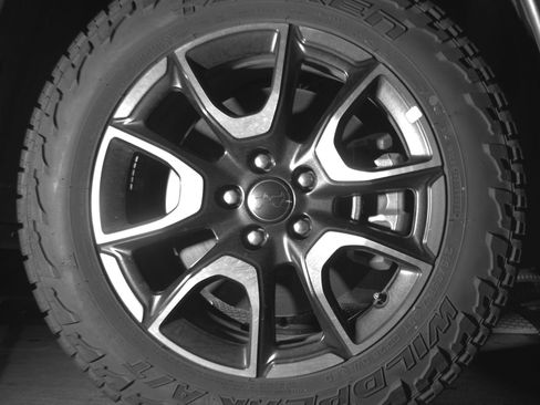 Used 2025 Jeep Compass Trailhawk image 13