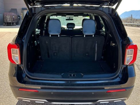 Used 2020 Ford Explorer XLT w/ Equipment Group 202A image 12