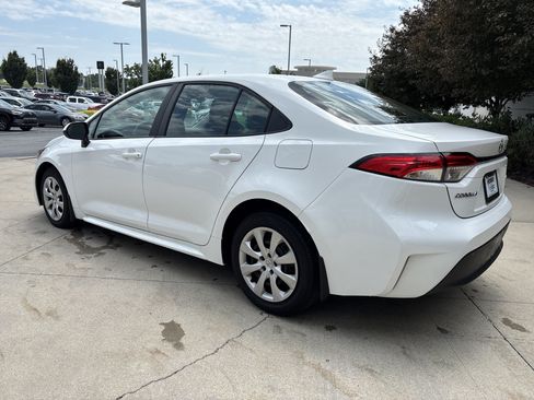 Used 2025 Toyota Corolla LE FWD image 7