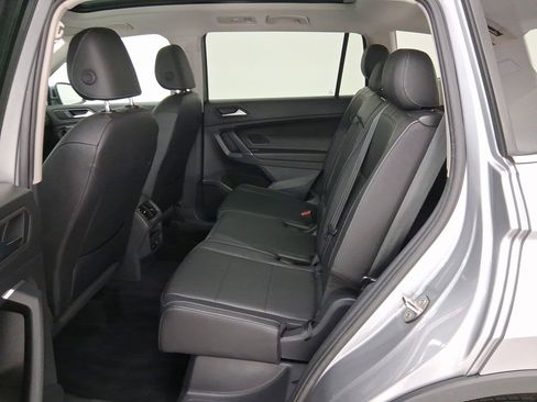 Used 2020 Volkswagen Tiguan SEL image 12