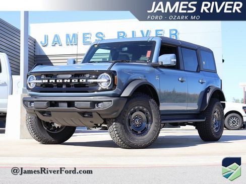 New 2025 Ford Bronco Outer Banks w/ Sasquatch Package image 1