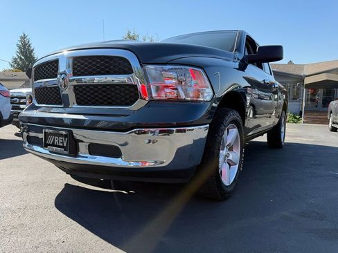 Used 2018 RAM 1500 Classic SLT image 13