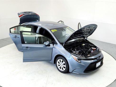 Used 2024 Toyota Corolla LE image 17