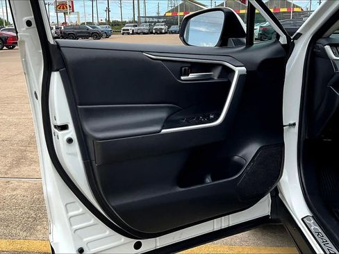 Used 2024 Toyota RAV4 XLE w/ Convenience Package image 22