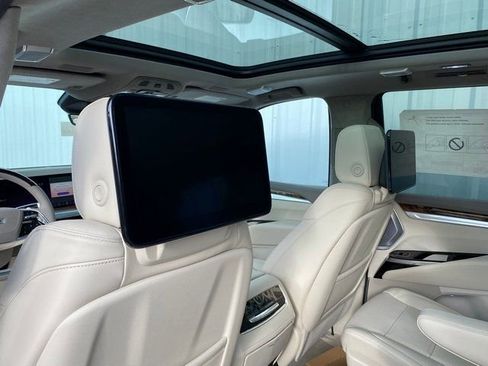 New 2025 Cadillac Escalade Sport Platinum w/ LPO, ONYX Package image 18