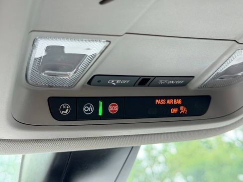 Used 2021 GMC Acadia SLE w/ Driver Convenience Package AWD/4WD image 17