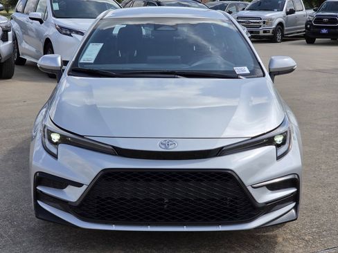 Used 2025 Toyota Corolla SE FWD image 3