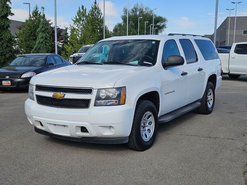 Used 2012 Chevrolet Suburban 4WD image 8