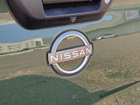 Used 2024 Nissan Titan SV w/ SV Bronze Edition Package RWD image 12
