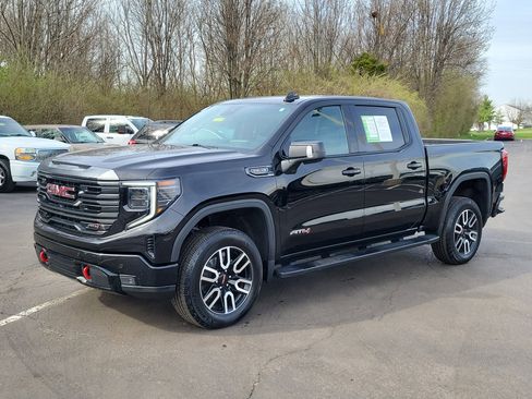 Used 2023 GMC Sierra 1500 AT4 w/ Technology Package image 2