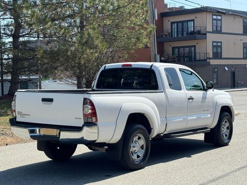 Used 2011 Toyota Tacoma 4x4 Access Cab w/ SR5 Pkg #2 image 6