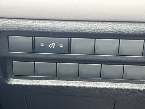 Used 2025 Mitsubishi Outlander SEL FWD image 25