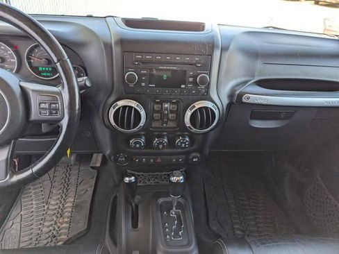 Used 2012 Jeep Wrangler Unlimited Rubicon AWD/4WD image 3