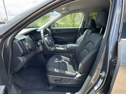 Certified 2024 Nissan Pathfinder SV AWD/4WD image 11