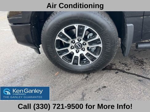 Used 2023 Nissan Titan SV w/ SV Convenience Package image 16