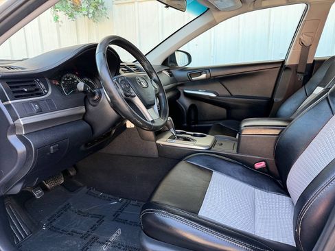Used 2013 Toyota Camry SE FWD image 11