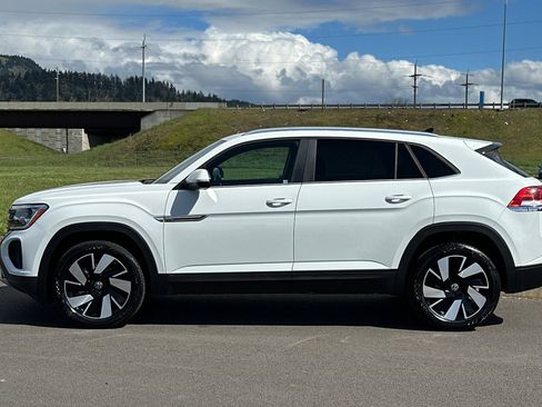 Used 2025 Volkswagen Atlas Cross Sport SE AWD/4WD image 6