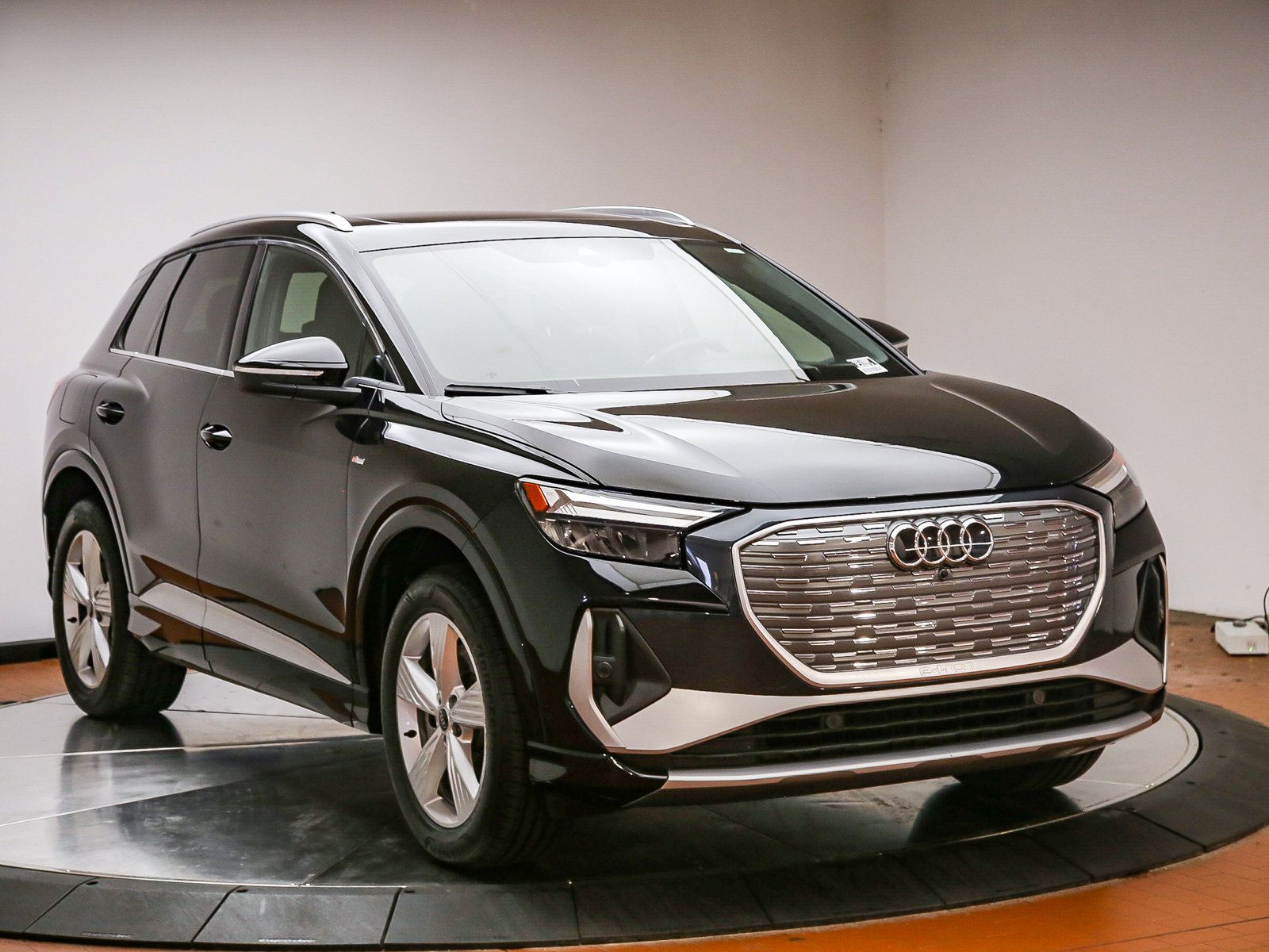 Certified 2023 Audi Q4 e-tron Premium w/ Convenience Package AWD/4WD image 3