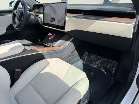 Used 2022 Tesla Model S image 13