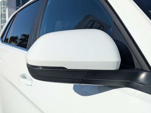 Used 2024 Volkswagen Atlas Cross Sport SE FWD image 10